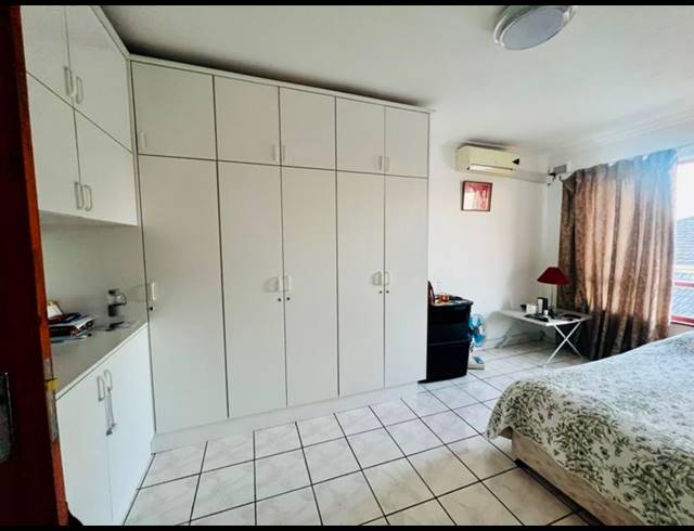 6 BEDROOM HOUSE FOR SALE IN RESERVOIR HILLS